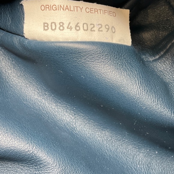 BOTTEGA VENETA NAVY LEATHER POUCH WITH STRAP - Picture 13 of 13